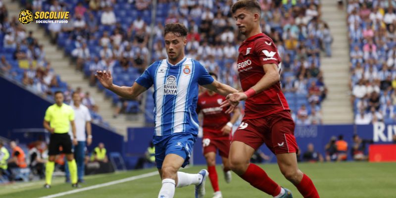 Espanyol triển khai pressing chủ động từ giữa sân